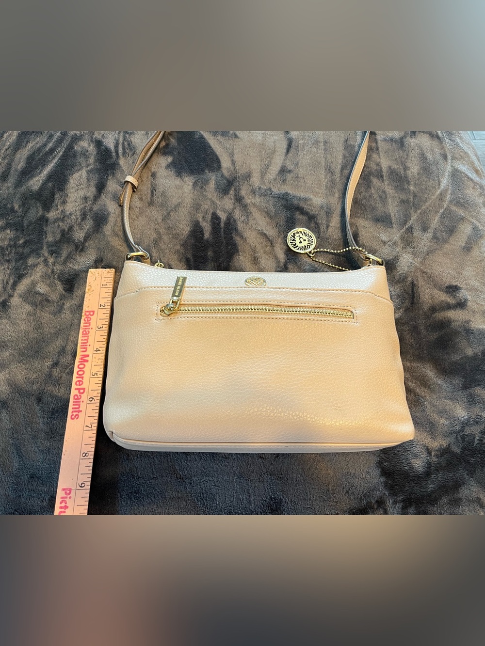 EUC Anne Klein Cream/Tan Crossbody Bag - Picture 2 of 8